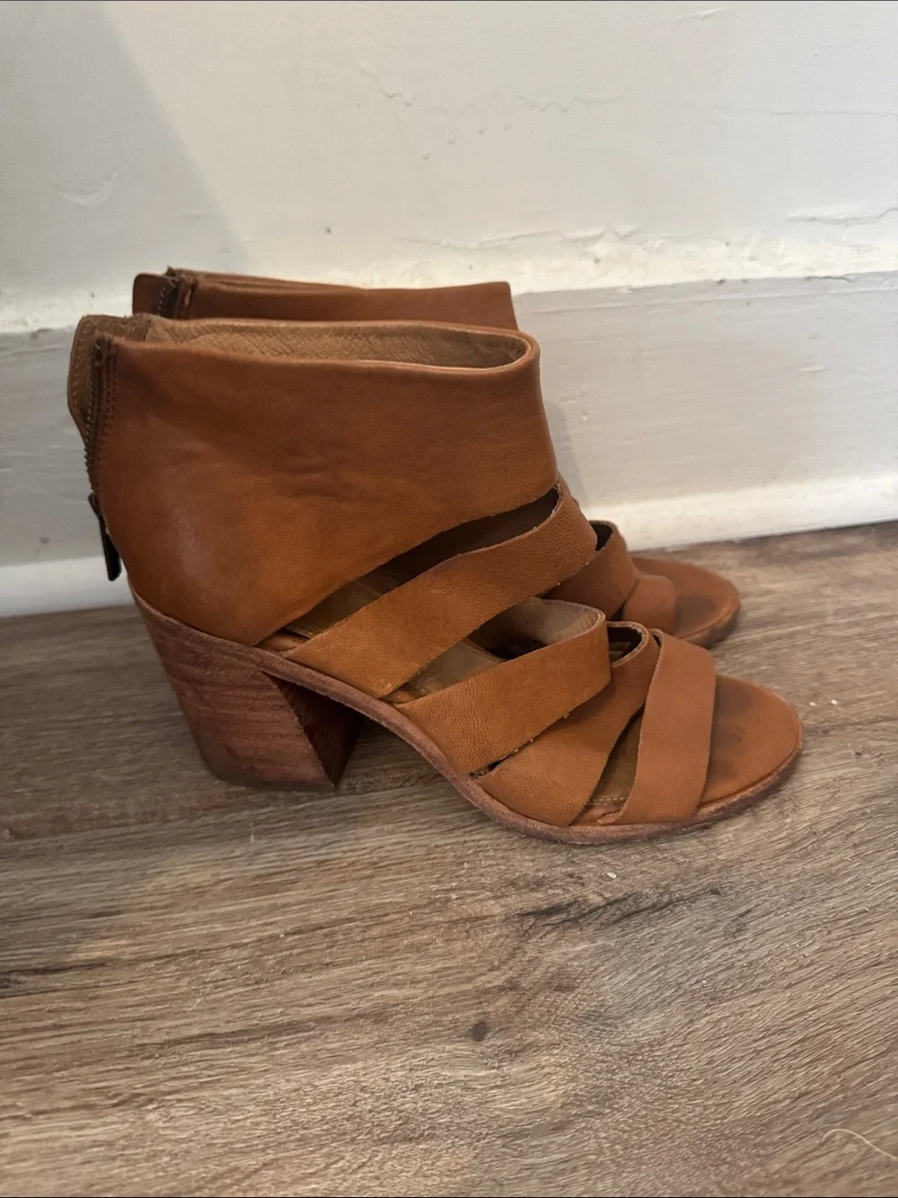 Frye Tash Cut Out Cognac Bootie